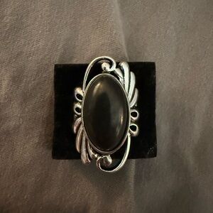 💍5/$5💍 Elegant Silver and Black Women's Ring (Elastic Band)
